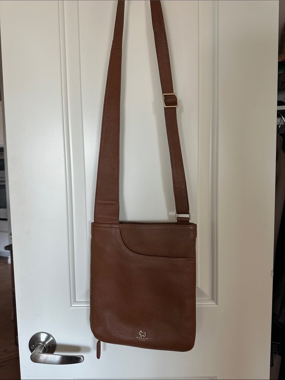 RADLEY LONDON Tan/Brown Leather Crossbody Bag Expandable zipper at bottom